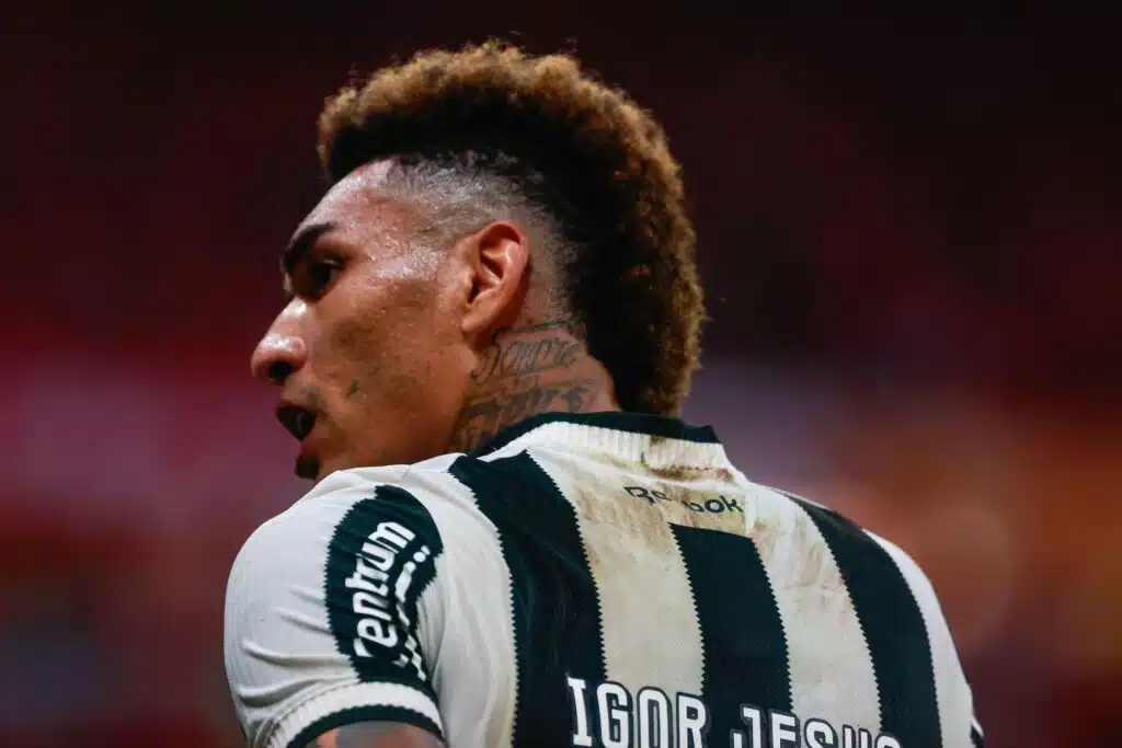 Igor Jesus fica no Botafogo