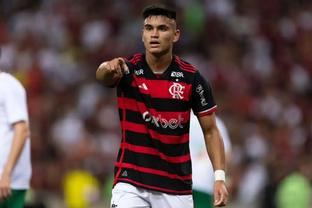 Alcaraz trocou o Flamengo pelo Everton