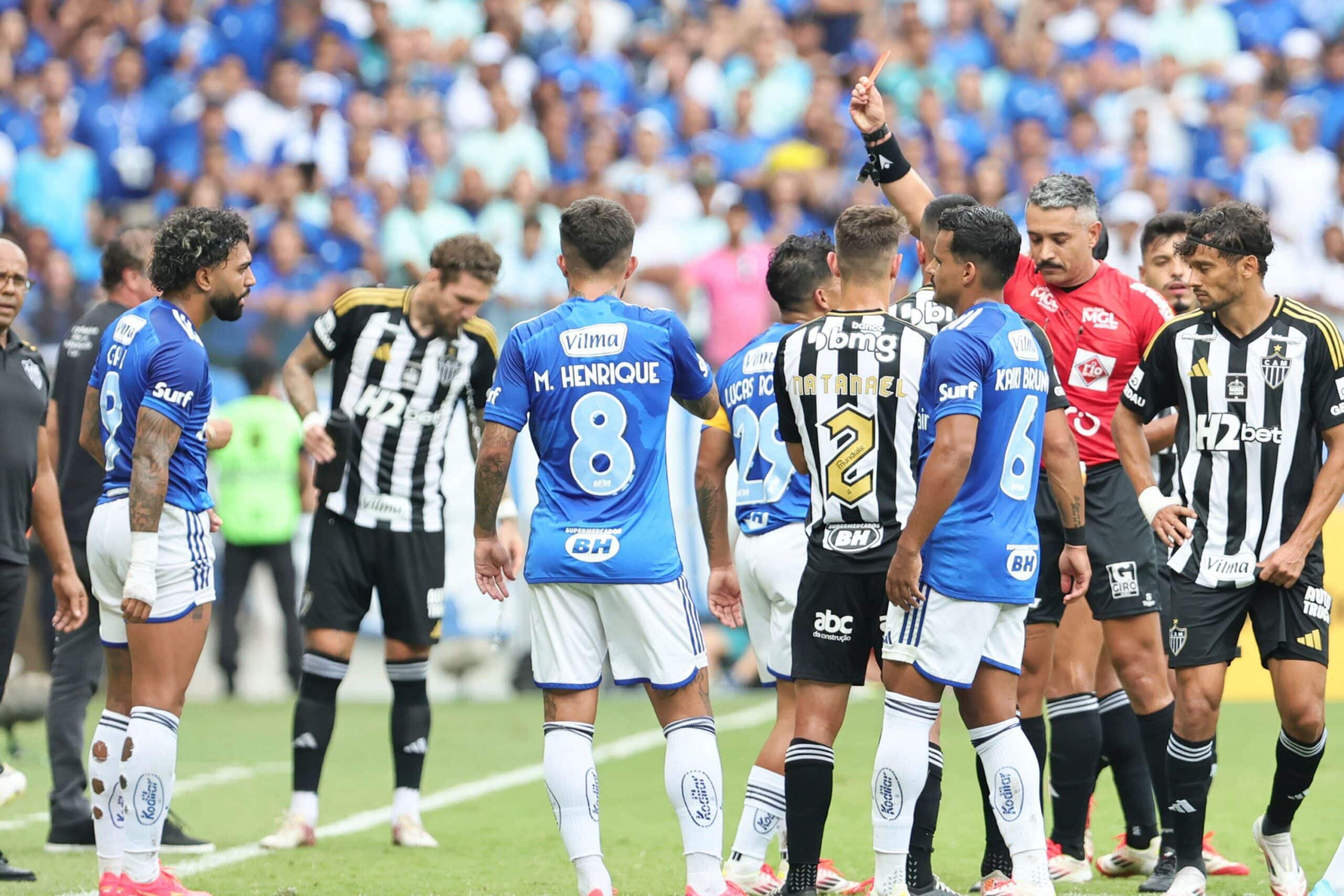 Gabigol foi expulso no clássico mineiro