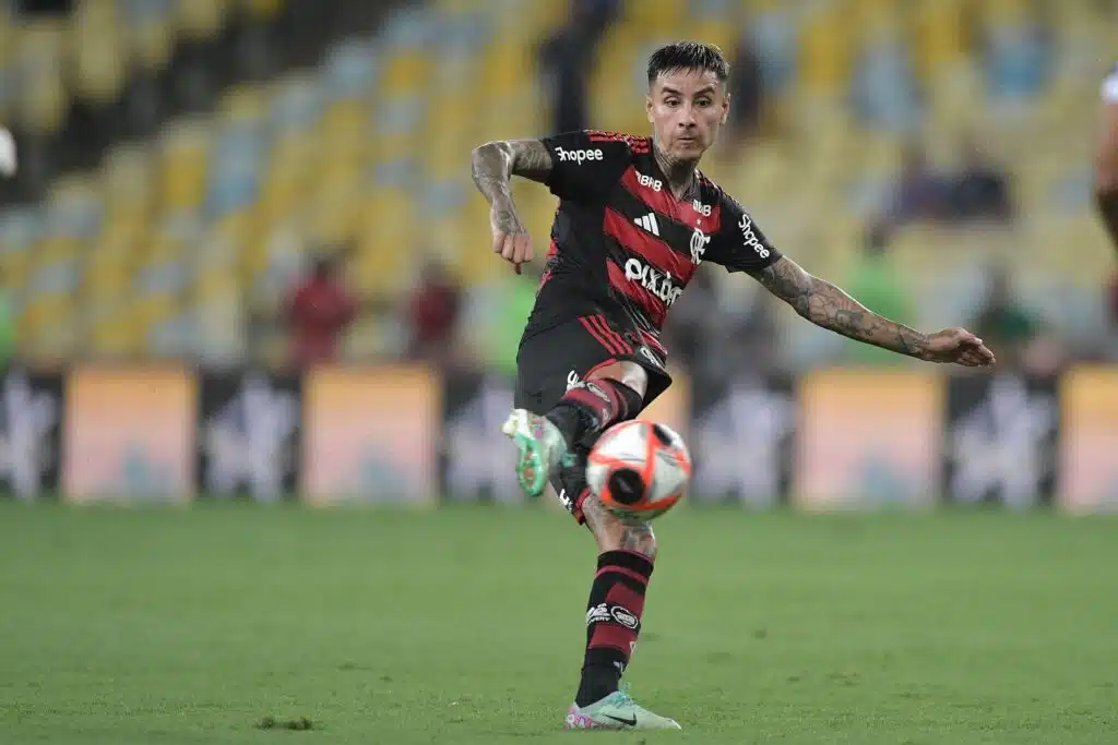 Erick Pulgar em ação no Fla-Flu