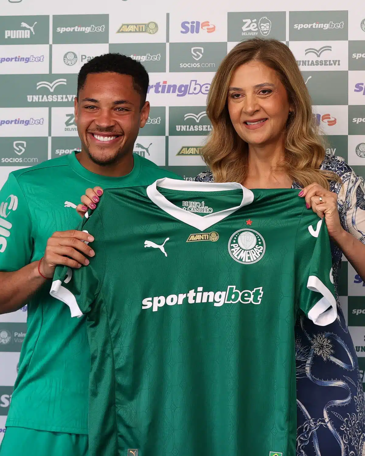 Palmeiras apresenta Vitor Roque e Cruzeiro apresenta Wanderson