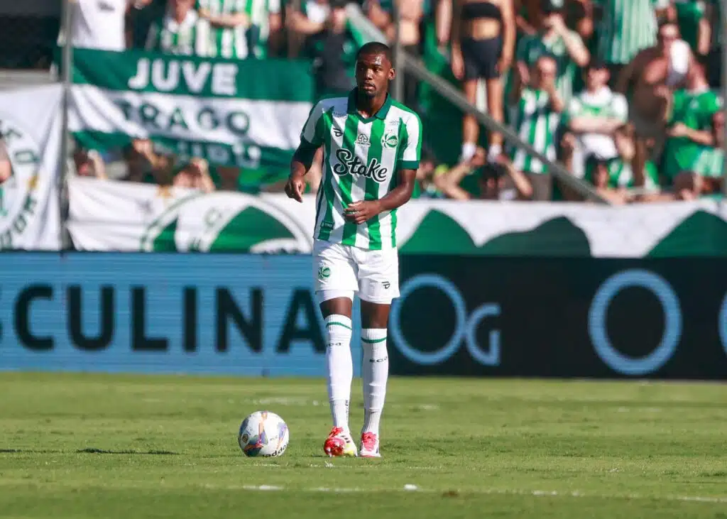 Abner em ação pelo Juventude