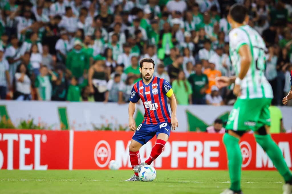 Everton Ribeiro em ação pelo Bahia