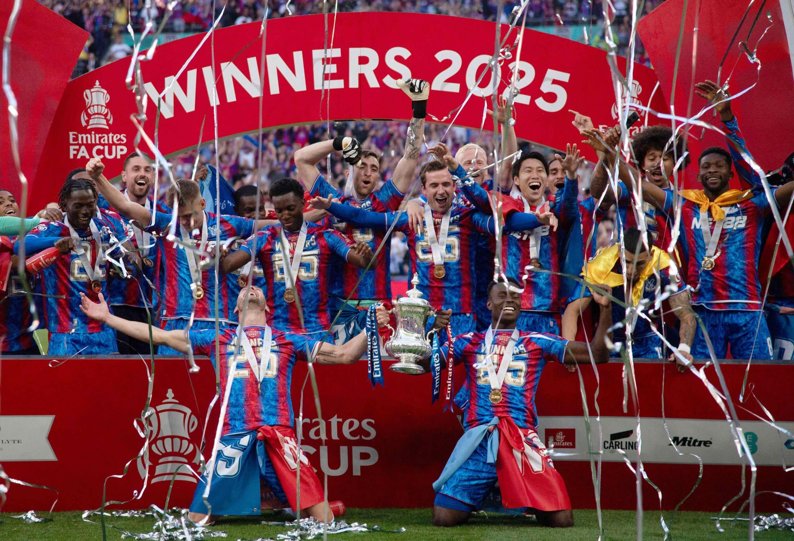 Crystal Palace comemora o título da Copa da Inglaterra