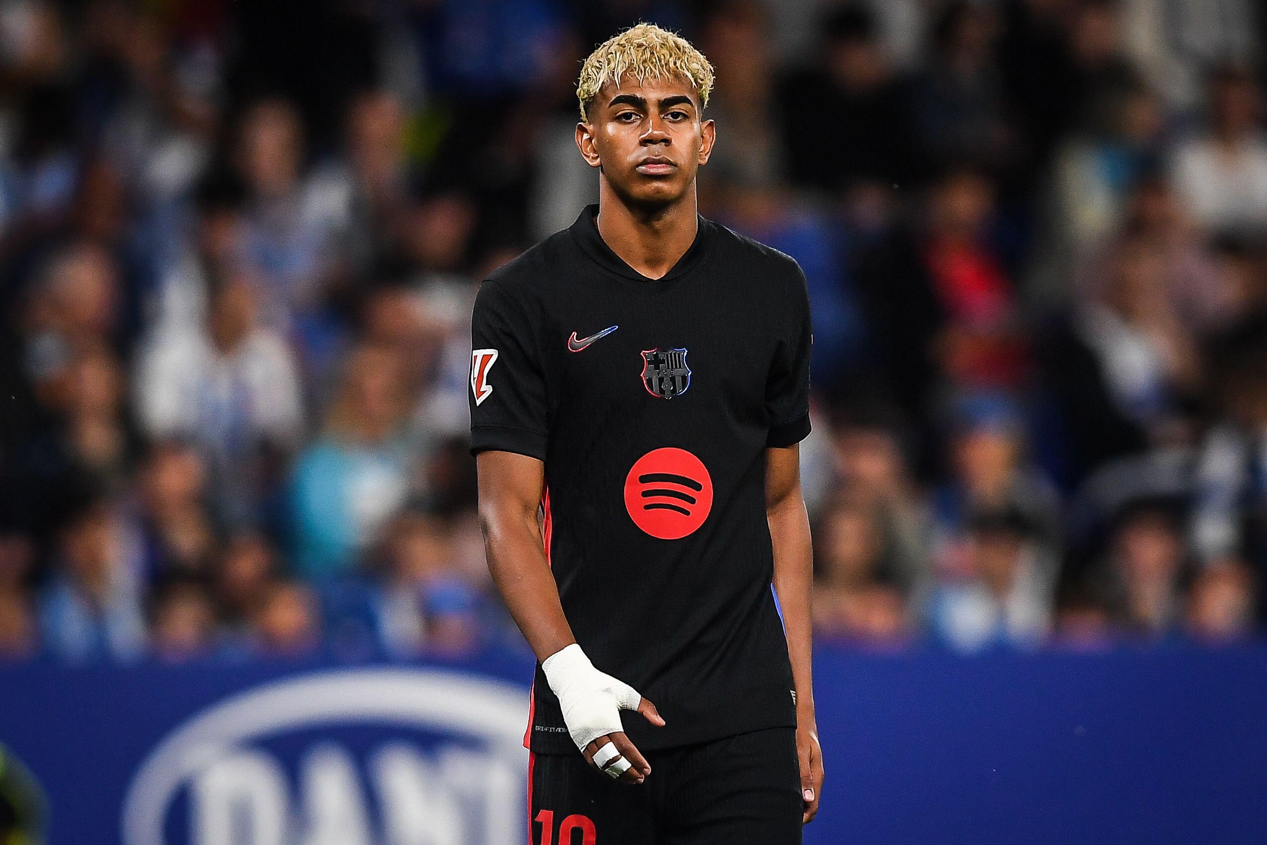 Lamine Yamal renovou contrato com o Barcelona