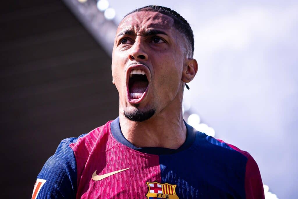 Raphinha foi um dos destaques do Barça na vitória