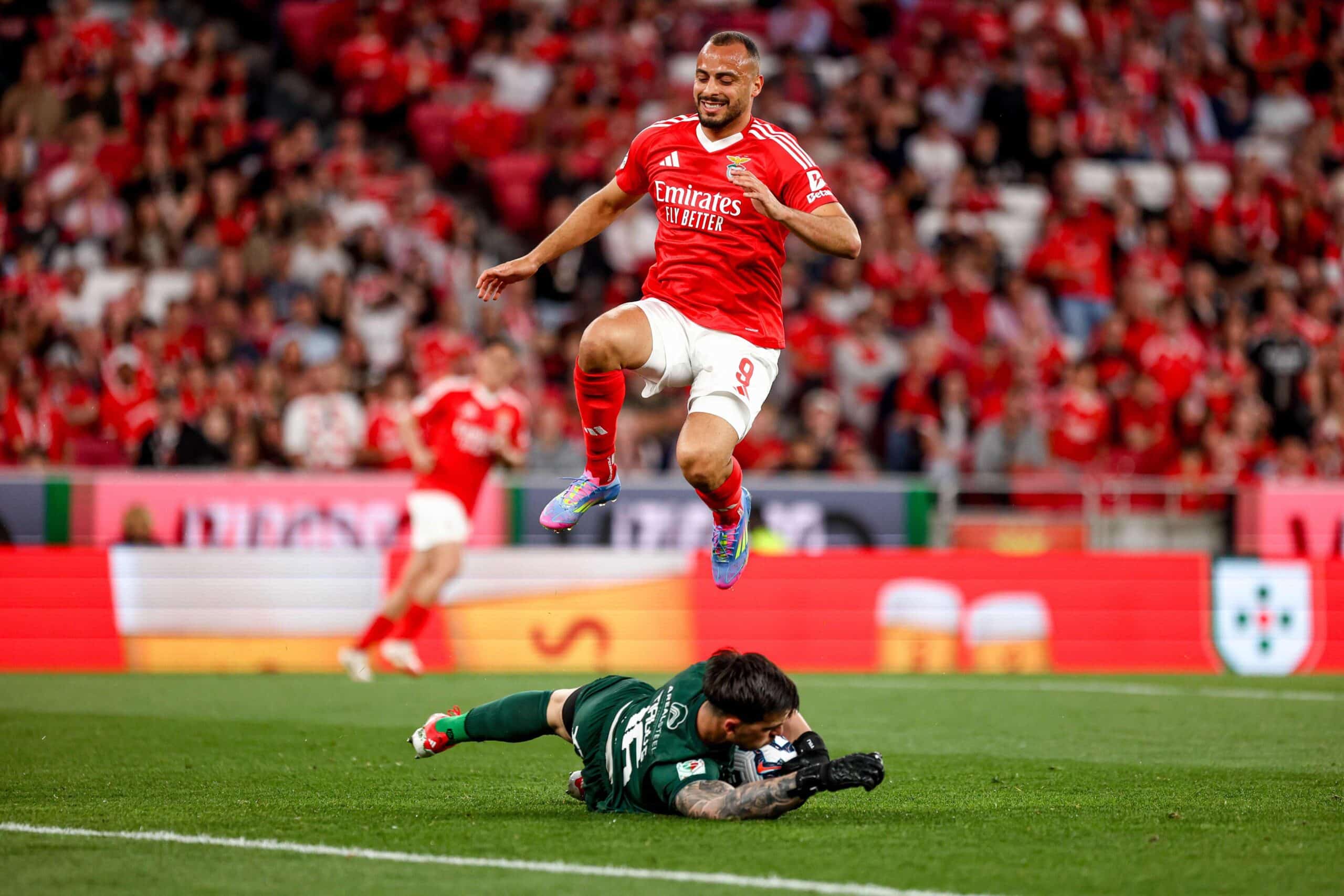 Botafogo tenta a contratação de Arthur Cabral, do Benfica; odds do próximo jogo