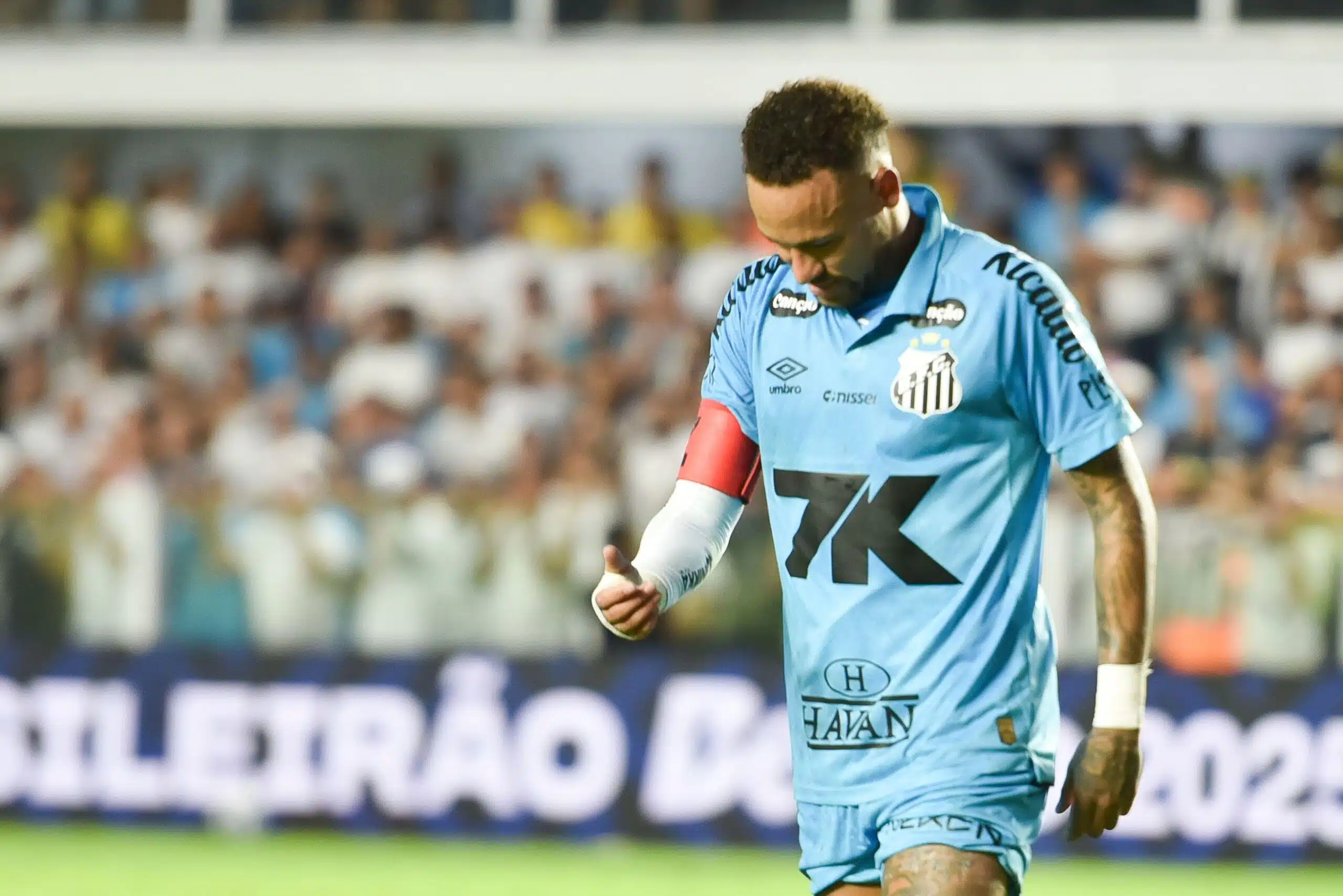 Neymar foi expulso e o Botafogo venceu o Santos
